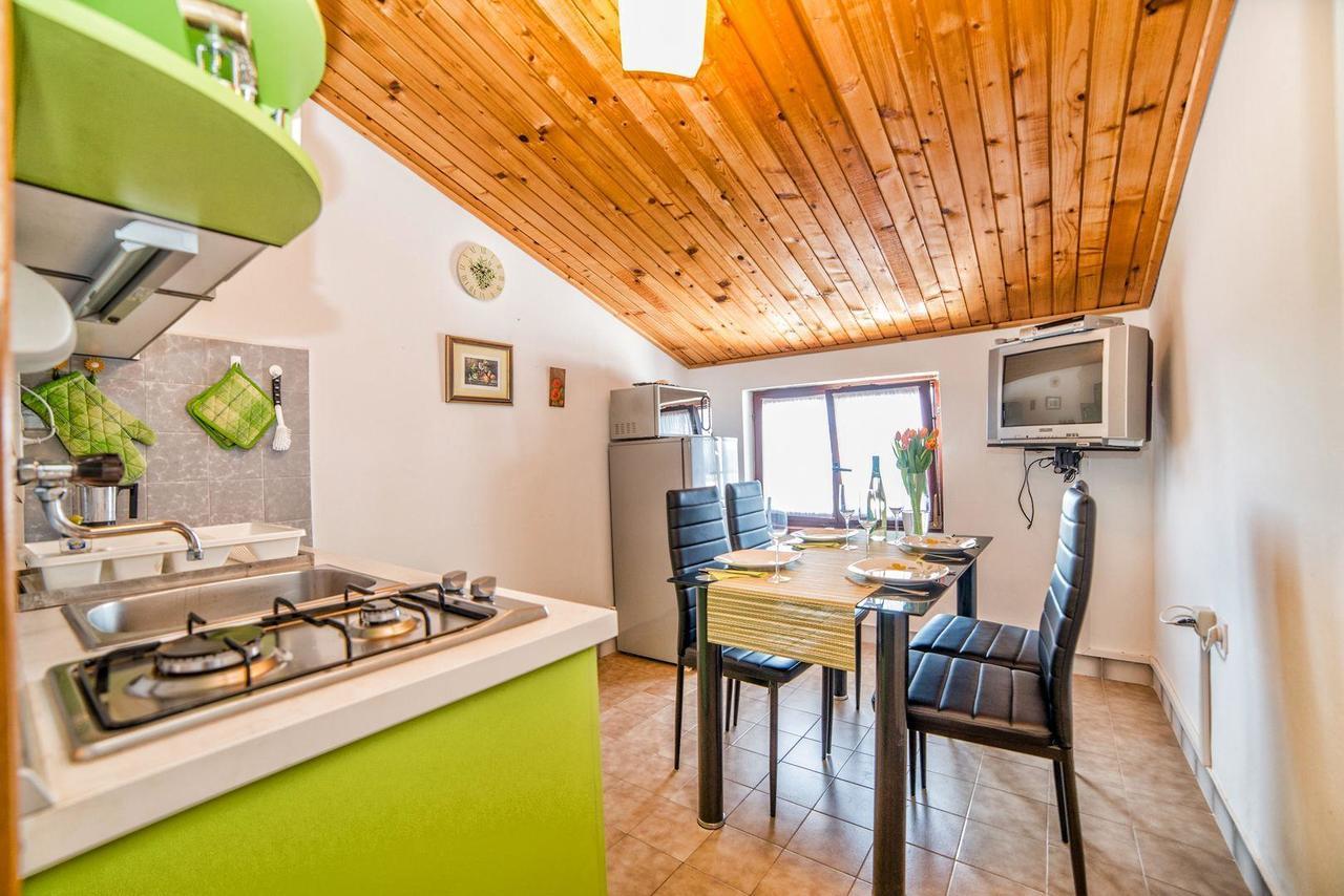 Apartments And Rooms Ana Pomer 217 Экстерьер фото