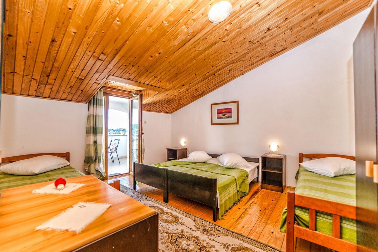 Apartments And Rooms Ana Pomer 217 Экстерьер фото