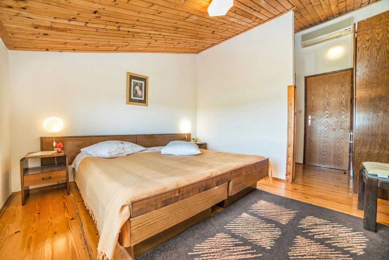 Apartments And Rooms Ana Pomer 217 Экстерьер фото